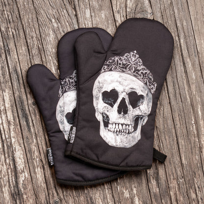 King & Queen Black Skull Oven Mitts And Potholder Set